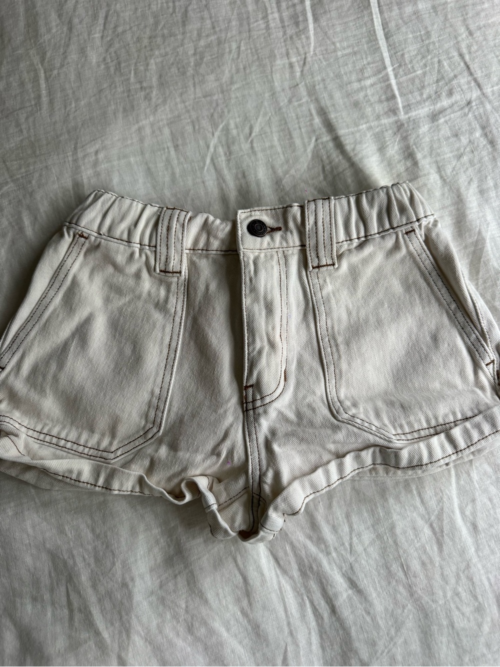 PacSun Cream High-Rise Denim Shorts with Contrast Stitching
